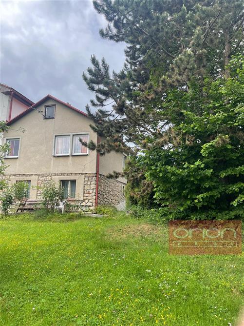 Prodej nemovitosti s dvěma bytovými jednotkami: Praha 5 - Radotín, Radkovská