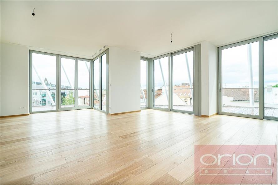 Pronájem luxusního bytu  s dvěma terasami: Praha 5 - Smíchov, Holečkova