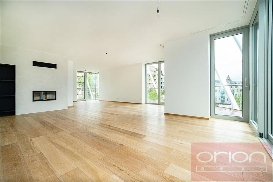 Pronájem mezonetového bytu s terasou: Praha 5 - Smíchov, Holečkova