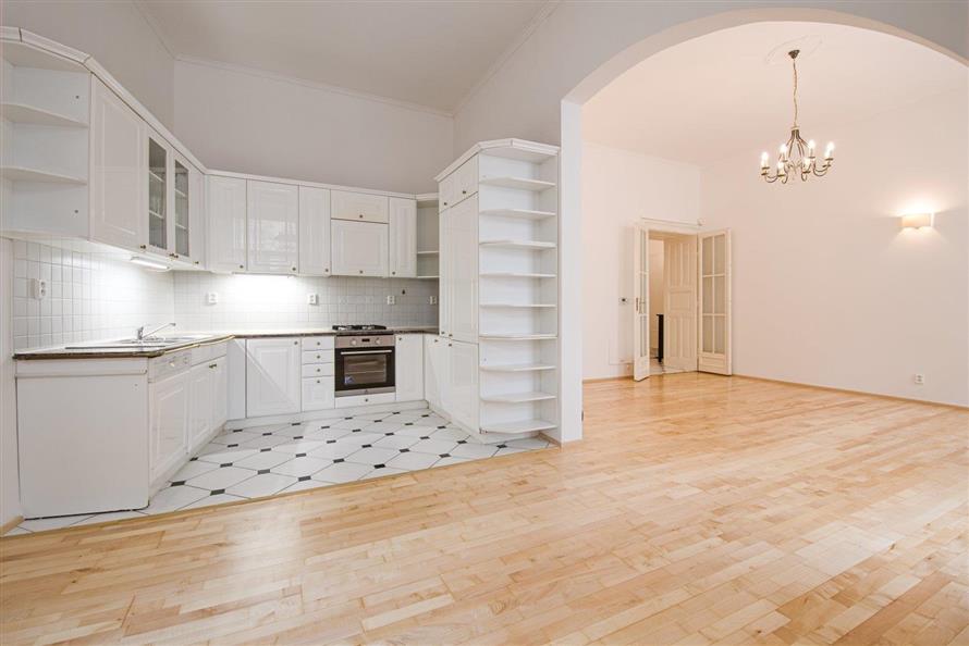 Pronájem bytu 2+kk s balkonem: Praha 2 - Vinohrady, Italská