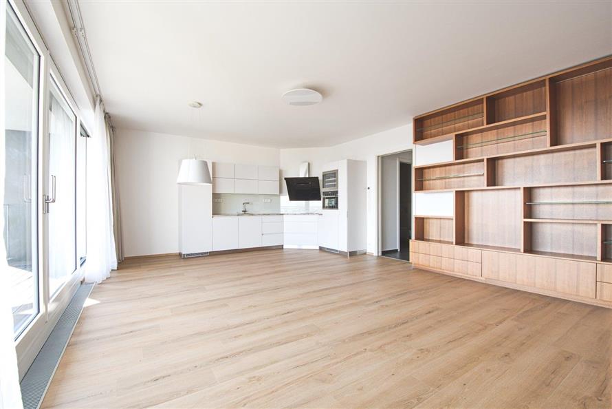 Pronájem bytu 3+kk s terasou, 2 parkovacími stáními, Praha 5 - Smíchov, Pod Děvínem, Villa City View