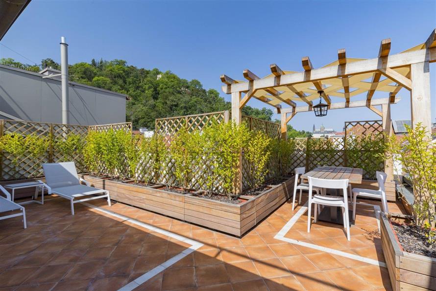 Pronájem mezonetového bytu s terasou: Praha 5 - Malá Strana, Újezd