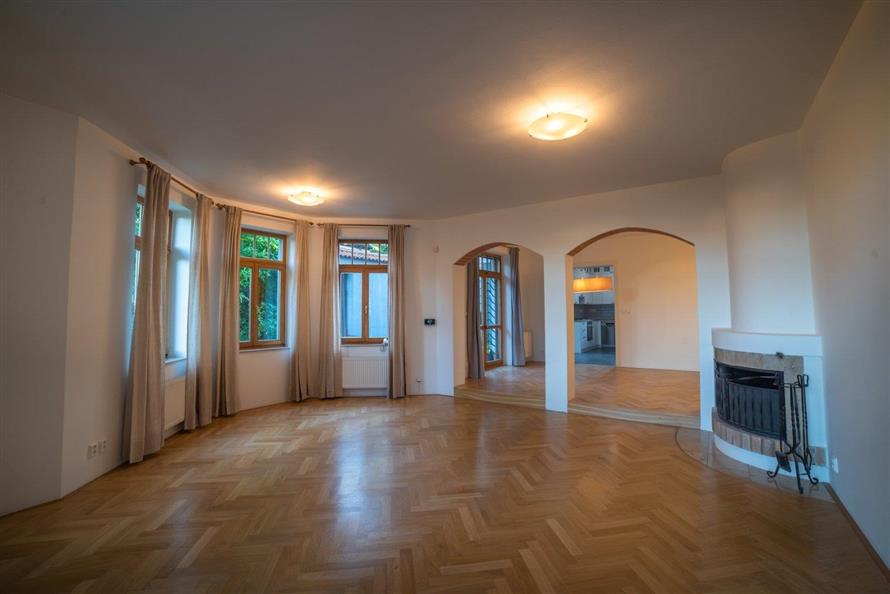 04 Maly Dvur living room.jpg