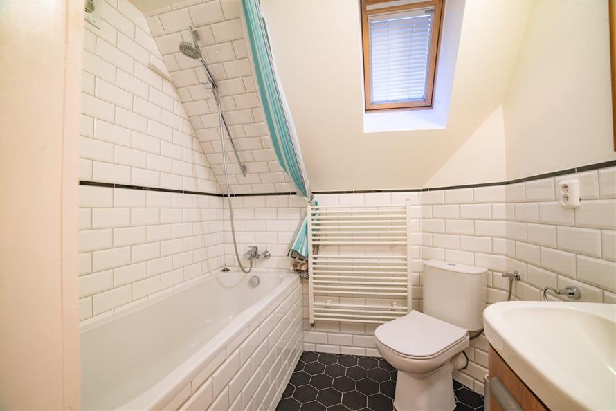 16 Maly Dvur bathroom.jpg