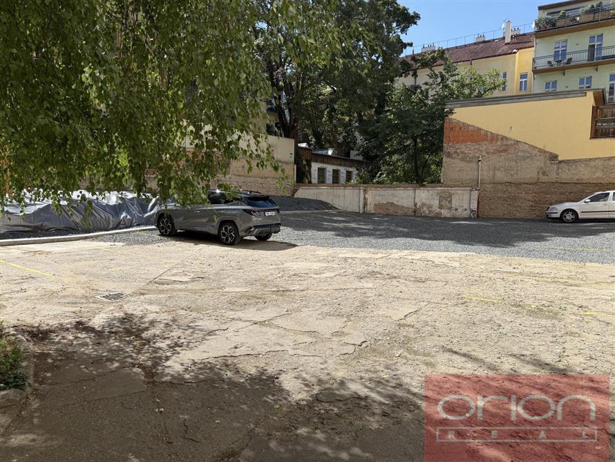 Pronájem parkovacího stání: Praha 2 - Vinohrady, Italská