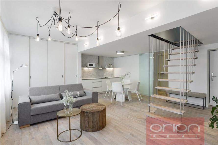 Duplex apartment with terrace for rent: Praha 5 - Smíchov, Plzeňská