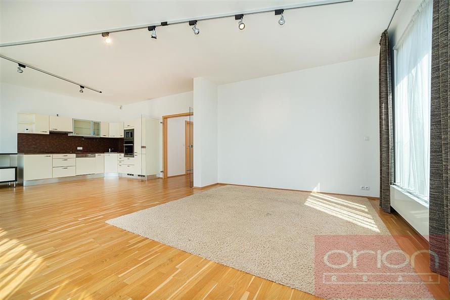 Apartment with terrace for rent: Praha 10 - Vinohrady, Korunní