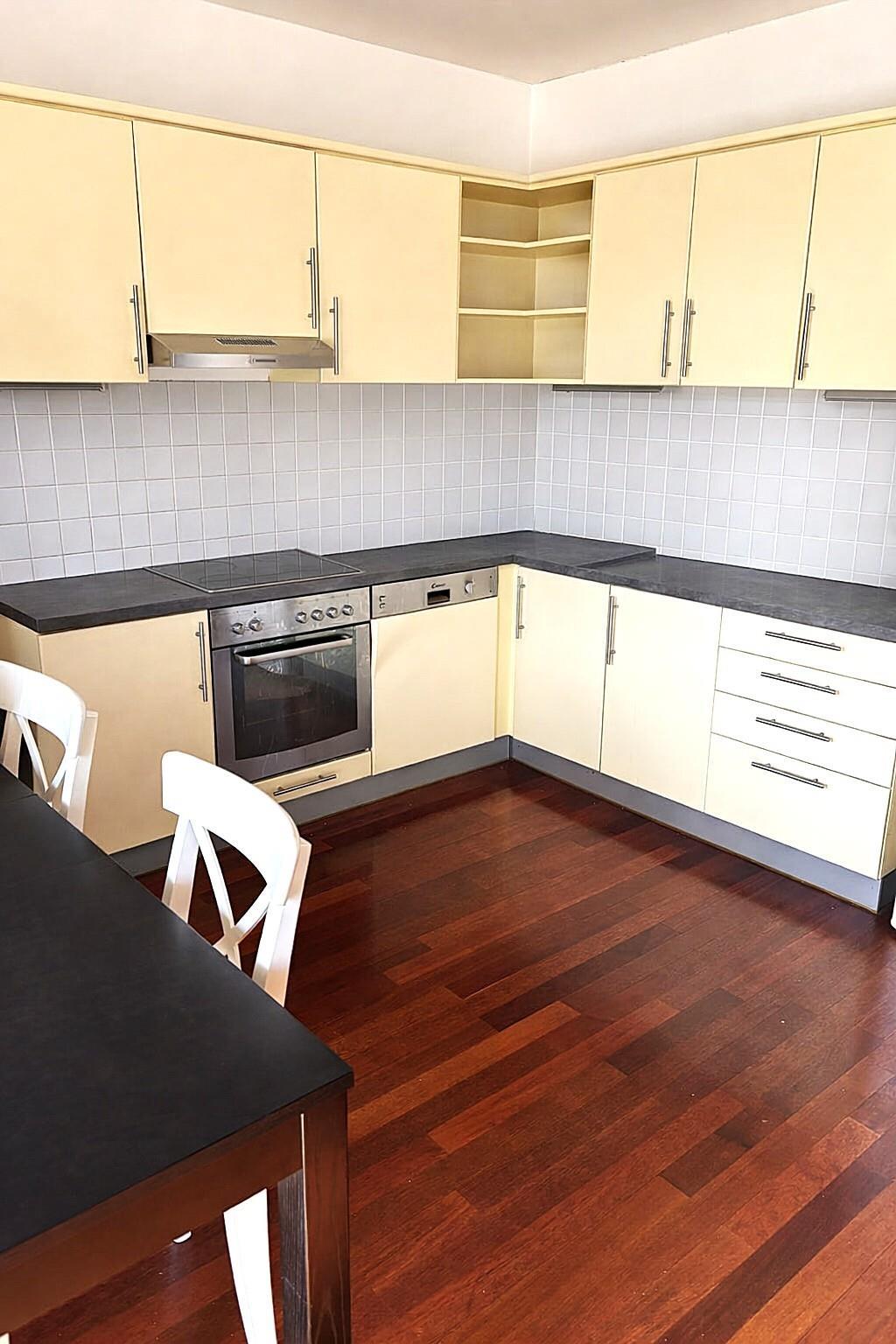 Apartment with terrace for rent: Praha 2 - Vinohrady, Jana Masaryka