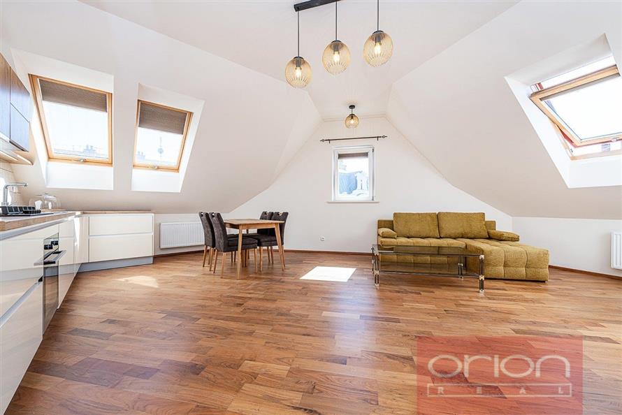 Duplex apartment for rent: Praha 3 - Žižkov, Kubelíkova