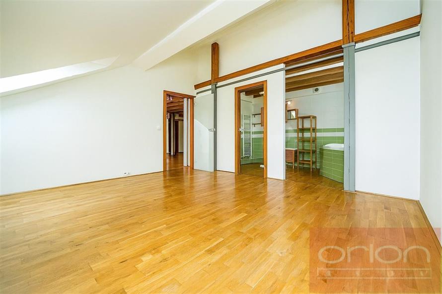 change the green wal 2 (002).jpg