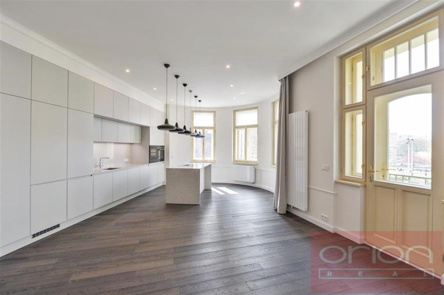 Apartment with a balcony for rent: Praha 3 - Vinohrady, Laubova