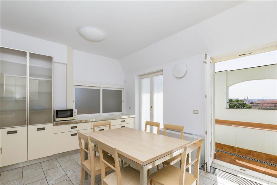 Duplex apartment with terrace for rent: Praha 5 - Malá Strana, Újezd