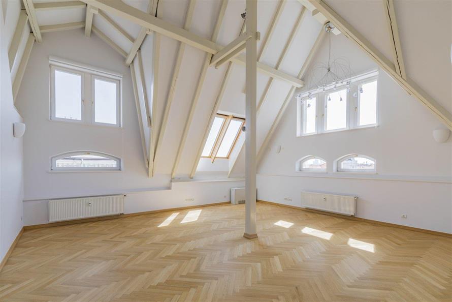 Duplex apartment with terrace for rent: Praha 5 - Malá Strana, Újezd