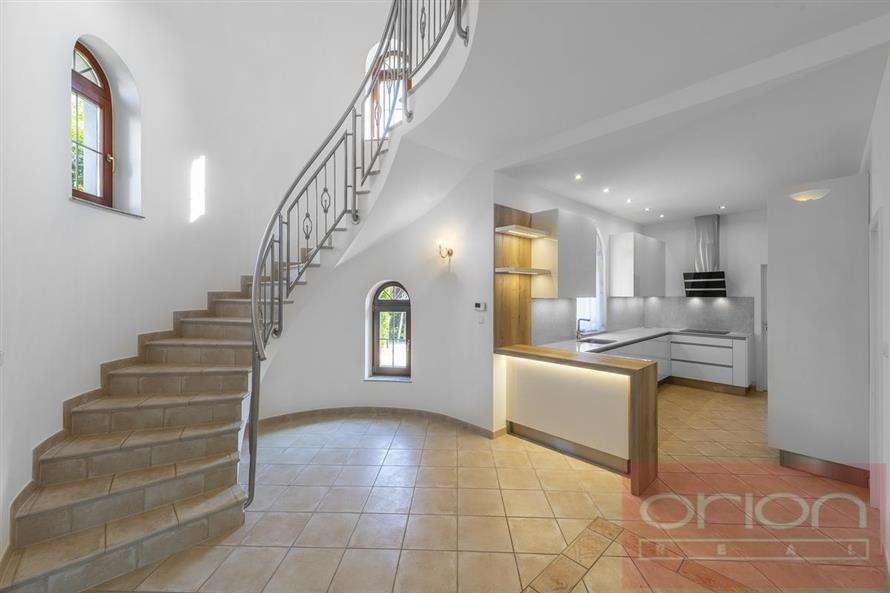 Family house with garden and pool for rent: Prague 6 - Nebušice, Nebušická street