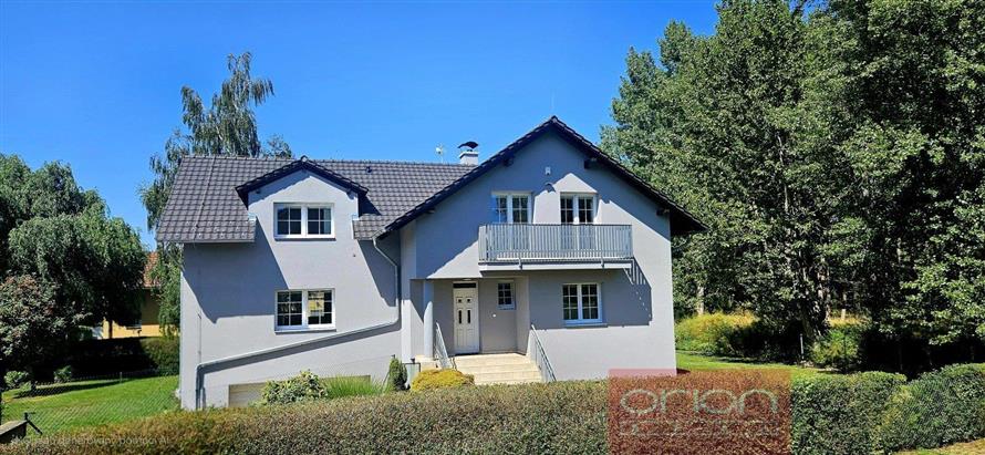 Family house with garden for rent: Praha západ - Průhonice, Pod Valem II