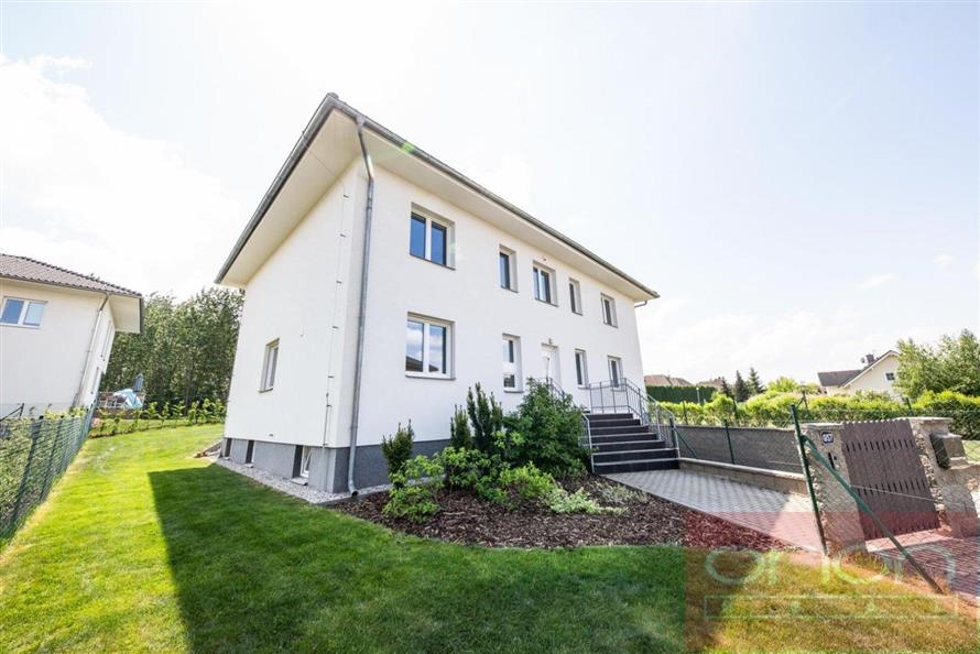 Family house with garden for rent: Praha západ - Průhonice, Pod Valem II
