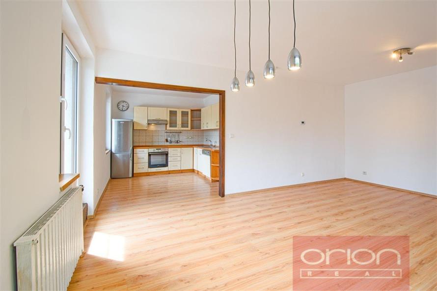 Two-bedroom apartment with a balcony for sale: Praha 5 - Smíchov, Na Cihlářce