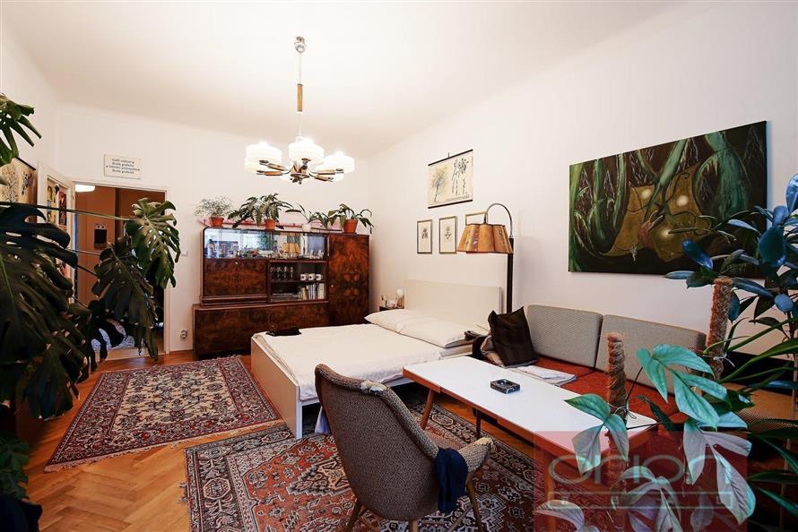 Sale of 2-bedroom apartment with balcony: Praha 7 - Holešovice, Veverkova