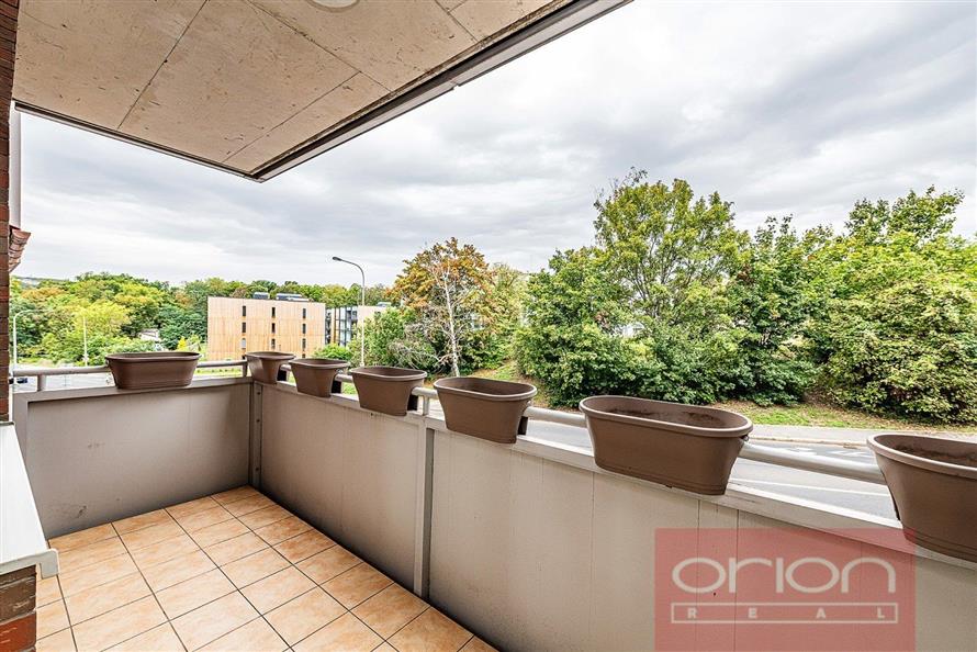 Sale of Four bedroom apartment with balcony: Praha 5 - Smíchov, Podbělohorská