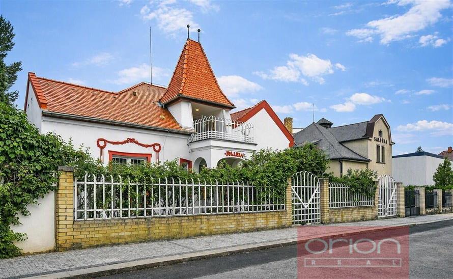 For sale: Villa with private garden and unique character: Prague 10 - Strašnice